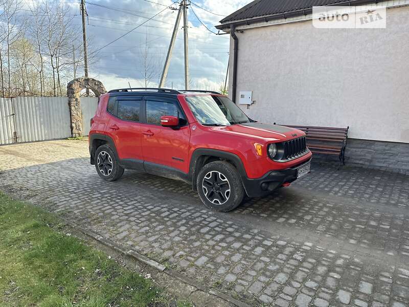 Внедорожник / Кроссовер Jeep Renegade 2016 в Олевске