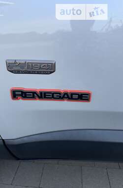 Позашляховик / Кросовер Jeep Renegade 2016 в Ужгороді