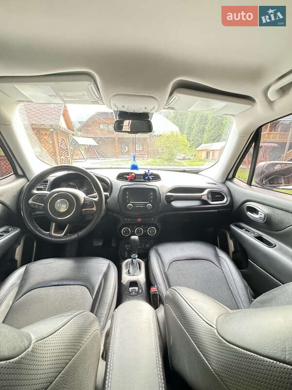 Позашляховик / Кросовер Jeep Renegade 2016 в Міжгір'ї