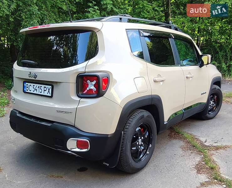 Позашляховик / Кросовер Jeep Renegade 2015 в Трускавці