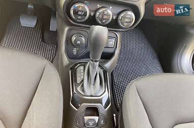 Внедорожник / Кроссовер Jeep Renegade 2017 в 