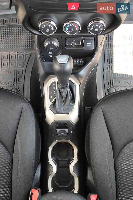 Позашляховик / Кросовер Jeep Renegade 2016 в Києві