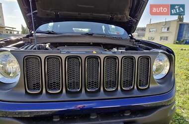 Внедорожник / Кроссовер Jeep Renegade 2017 в 