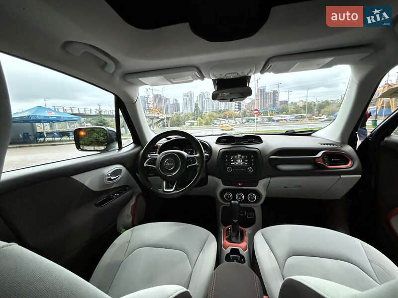 Внедорожник / Кроссовер Jeep Renegade 2015 в Киеве фото 10 Внедорожник / Кроссовер Jeep Renegade 2015 в Киеве