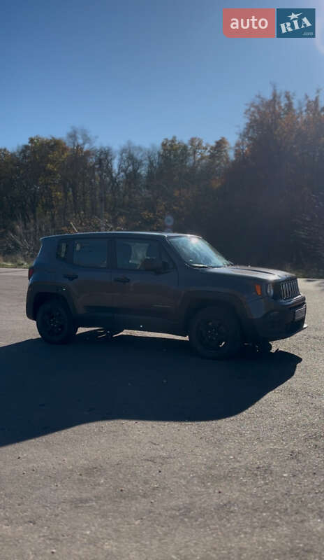 Внедорожник / Кроссовер Jeep Renegade 2017 в Березовке фото 2 Внедорожник / Кроссовер Jeep Renegade 2017 в Березовке