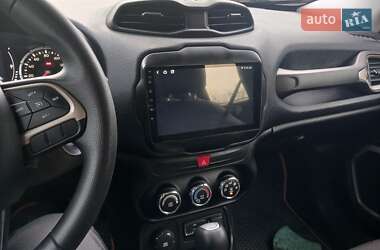 Внедорожник / Кроссовер Jeep Renegade 2017 в 