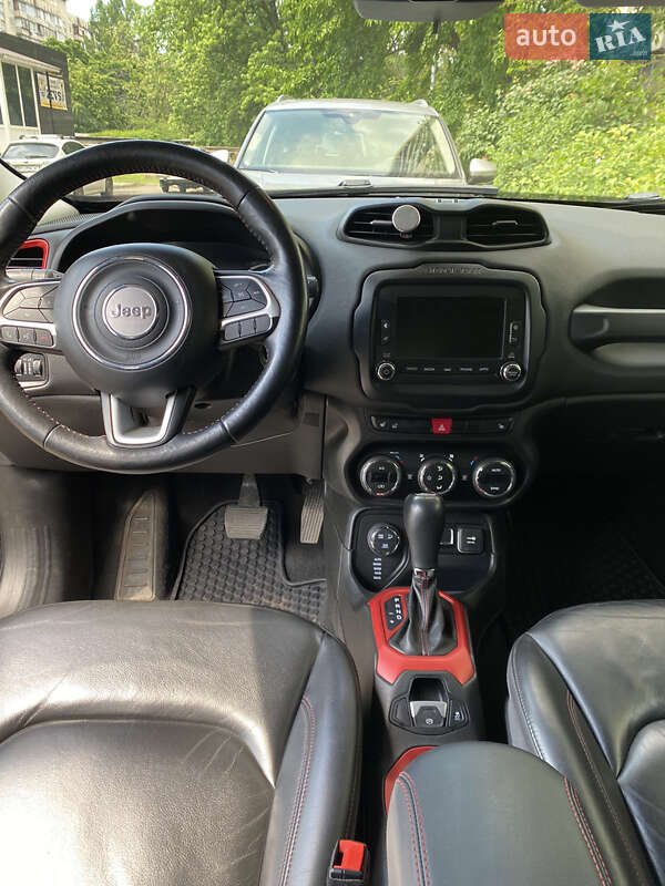 Внедорожник / Кроссовер Jeep Renegade 2016 в Киеве