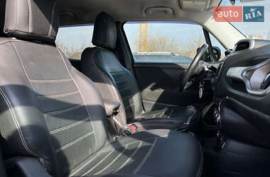 Позашляховик / Кросовер Jeep Renegade 2015 в 