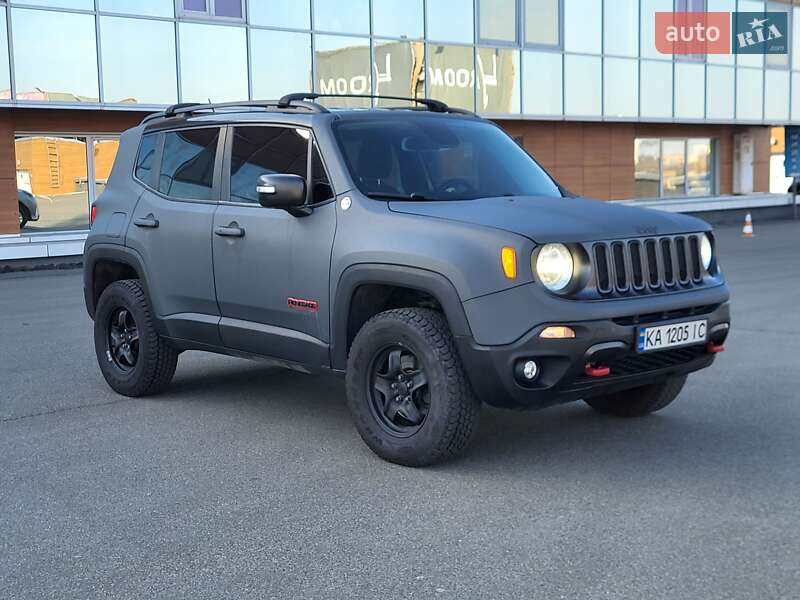 Внедорожник / Кроссовер Jeep Renegade 2016 в 