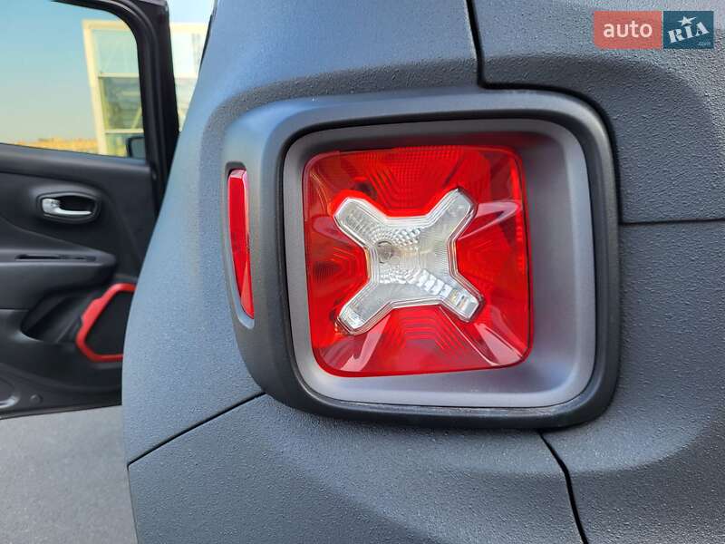Позашляховик / Кросовер Jeep Renegade 2016 в Києві