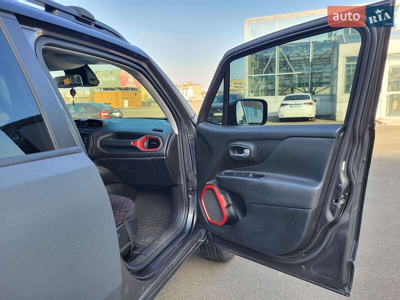 Позашляховик / Кросовер Jeep Renegade 2016 в Києві