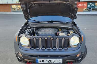 Внедорожник / Кроссовер Jeep Renegade 2016 в 
