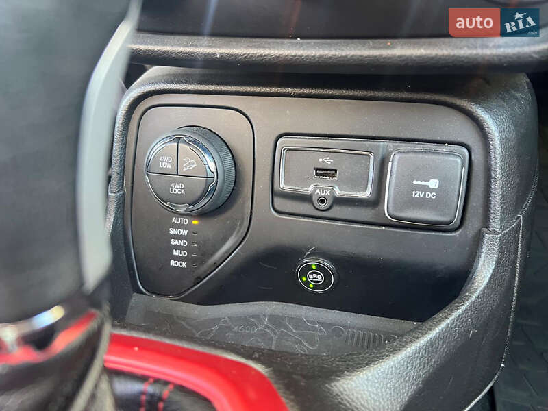 Внедорожник / Кроссовер Jeep Renegade 2016 в Киеве