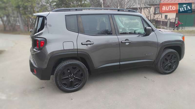 Внедорожник / Кроссовер Jeep Renegade 2018 в Дубно