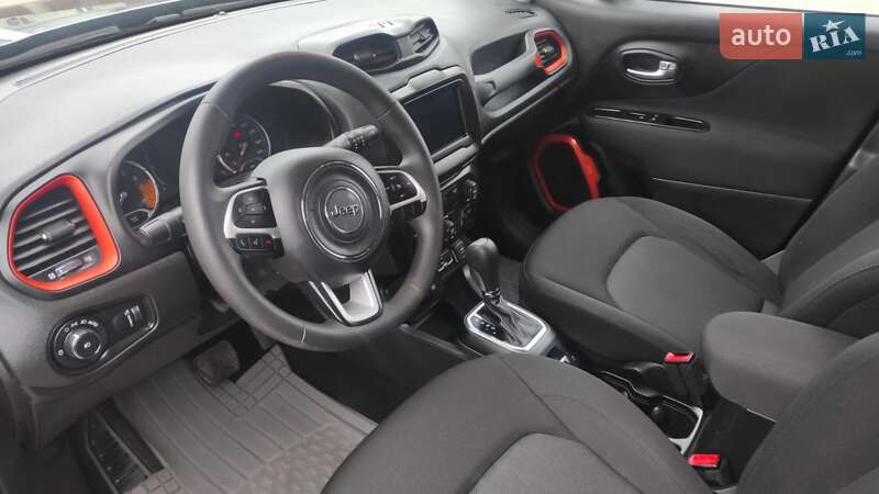 Внедорожник / Кроссовер Jeep Renegade 2018 в Дубно