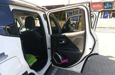 Внедорожник / Кроссовер Jeep Renegade 2017 в 
