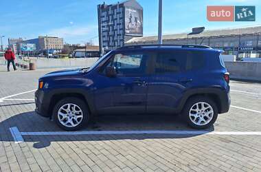 Внедорожник / Кроссовер Jeep Renegade 2016 в 