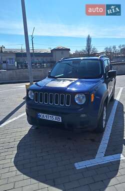 Внедорожник / Кроссовер Jeep Renegade 2016 в 
