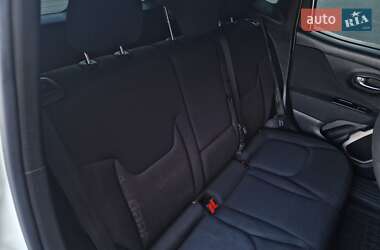Позашляховик / Кросовер Jeep Renegade 2016 в 