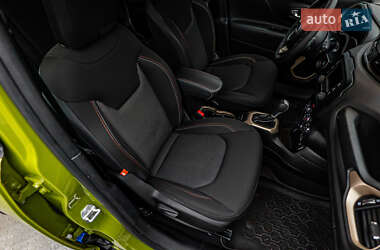 Внедорожник / Кроссовер Jeep Renegade 2016 в 