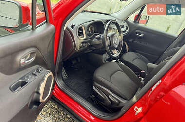Внедорожник / Кроссовер Jeep Renegade 2016 в 