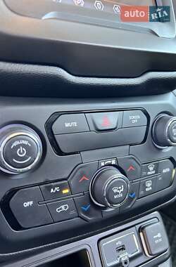 Внедорожник / Кроссовер Jeep Renegade 2020 в 