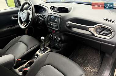 Позашляховик / Кросовер Jeep Renegade 2015 в 