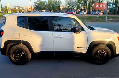 Внедорожник / Кроссовер Jeep Renegade 2019 в 