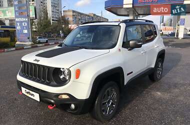 Внедорожник / Кроссовер Jeep Renegade 2016 в 