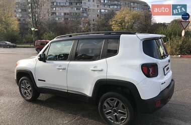 Внедорожник / Кроссовер Jeep Renegade 2016 в 