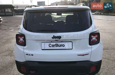 Внедорожник / Кроссовер Jeep Renegade 2016 в 