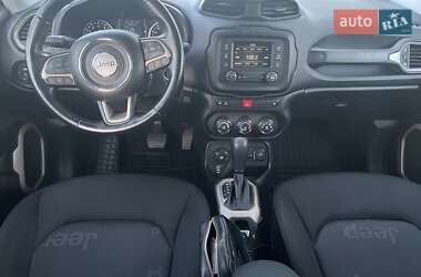Внедорожник / Кроссовер Jeep Renegade 2017 в 