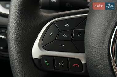 Позашляховик / Кросовер Jeep Renegade 2020 в 