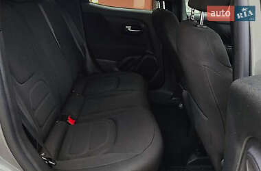 Позашляховик / Кросовер Jeep Renegade 2019 в 
