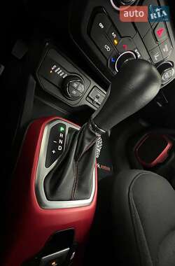 Позашляховик / Кросовер Jeep Renegade 2021 в 