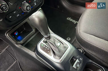Внедорожник / Кроссовер Jeep Renegade 2020 в 