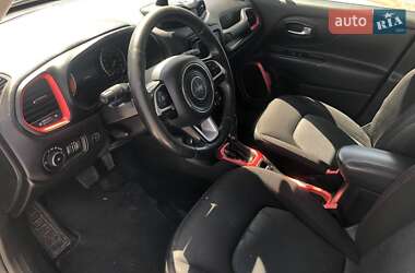 Позашляховик / Кросовер Jeep Renegade 2015 в 