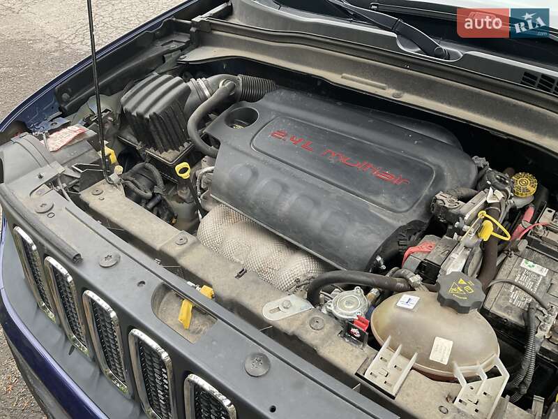 Позашляховик / Кросовер Jeep Renegade 2015 в Ужгороді