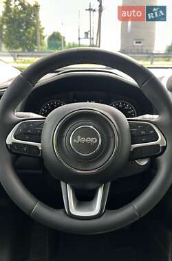 Внедорожник / Кроссовер Jeep Renegade 2017 в 