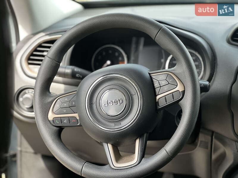 Позашляховик / Кросовер Jeep Renegade 2017 в Стрию