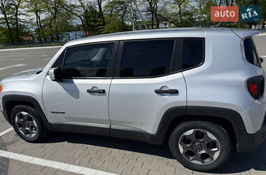 Внедорожник / Кроссовер Jeep Renegade 2015 в 