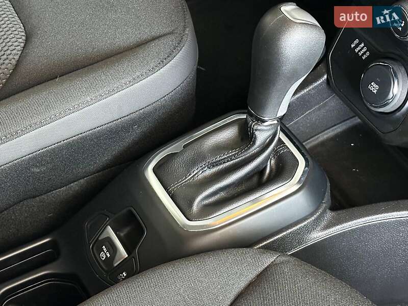 Внедорожник / Кроссовер Jeep Renegade 2020 в Одессе