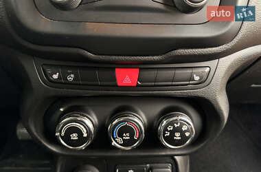 Внедорожник / Кроссовер Jeep Renegade 2015 в Луцке