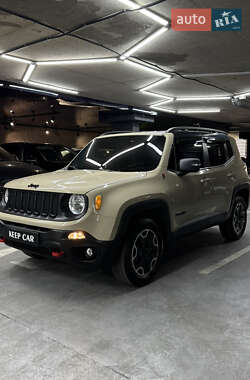 Внедорожник / Кроссовер Jeep Renegade 2016 в 