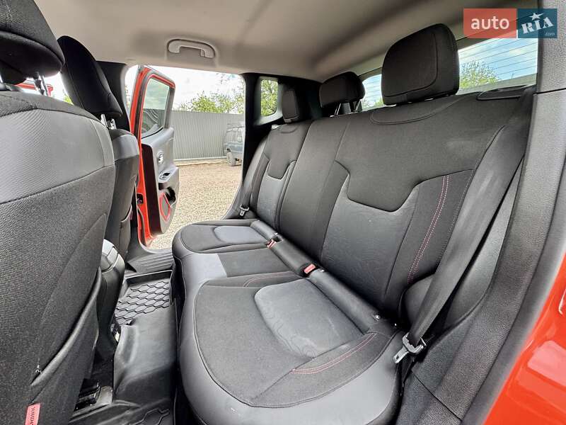 Внедорожник / Кроссовер Jeep Renegade 2015 в Сумах