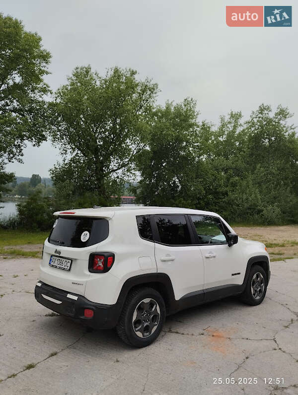 Позашляховик / Кросовер Jeep Renegade 2015 в Києві