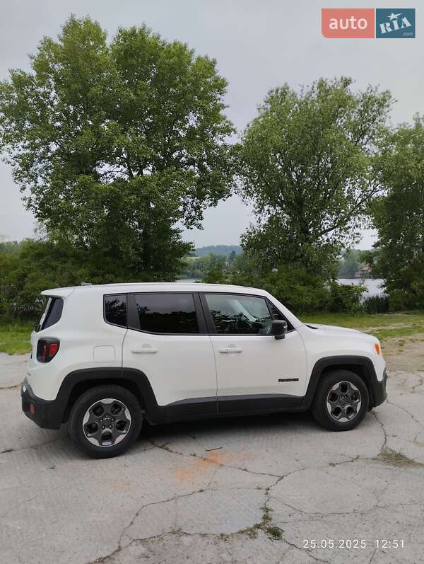Позашляховик / Кросовер Jeep Renegade 2015 в Києві
