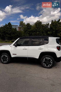Внедорожник / Кроссовер Jeep Renegade 2015 в 