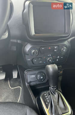 Внедорожник / Кроссовер Jeep Renegade 2020 в 