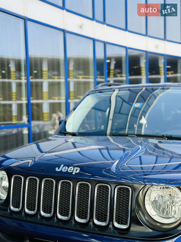 Внедорожник / Кроссовер Jeep Renegade 2016 в 